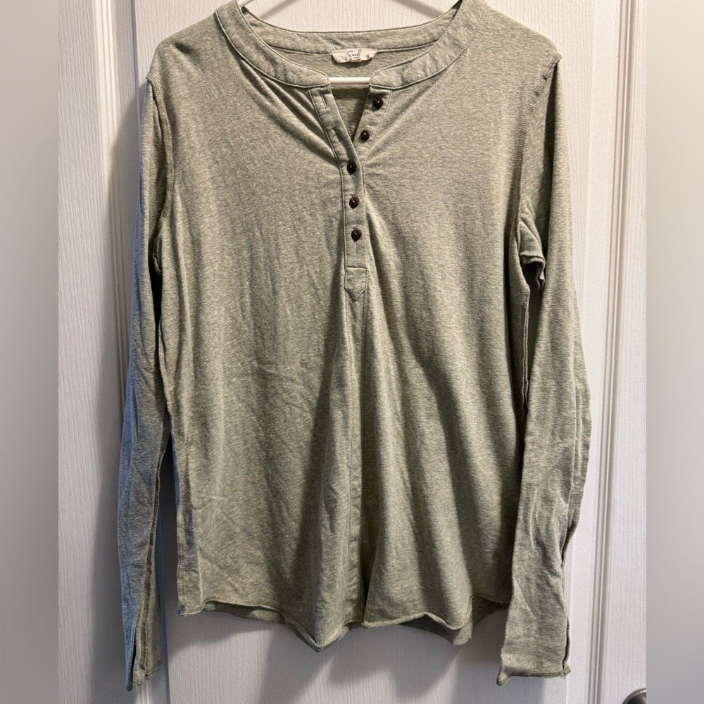 Easel size Medium Gray/Green Button Top